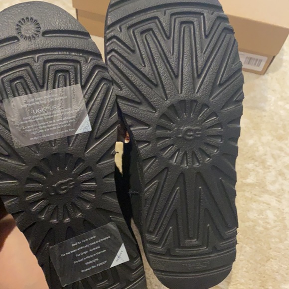 BRAND NEW Ugg x Telfar boots - Picture 3 of 5